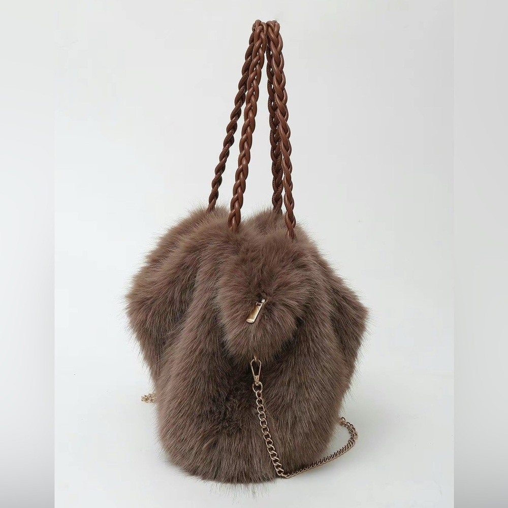 Boutique Plush Faux Fur Winter White Tote Shoulder Bag Crossbody Tote Brown NWT - Picture 3 of 7